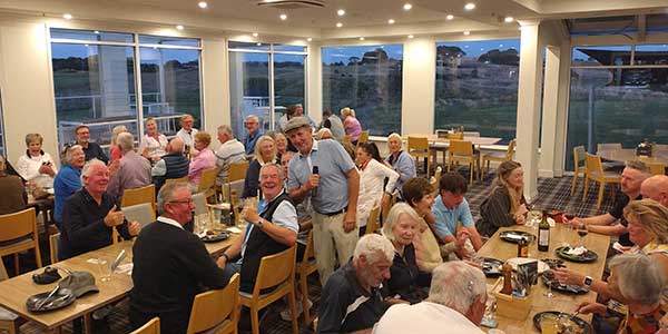 Michael entertaining the golfers at The Dunes in Rye
